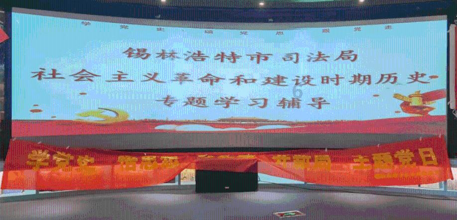 救援秀气的男孩
